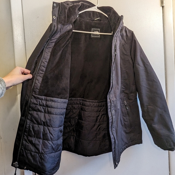 The North Face Ski Jacket - Picture 9 of 12